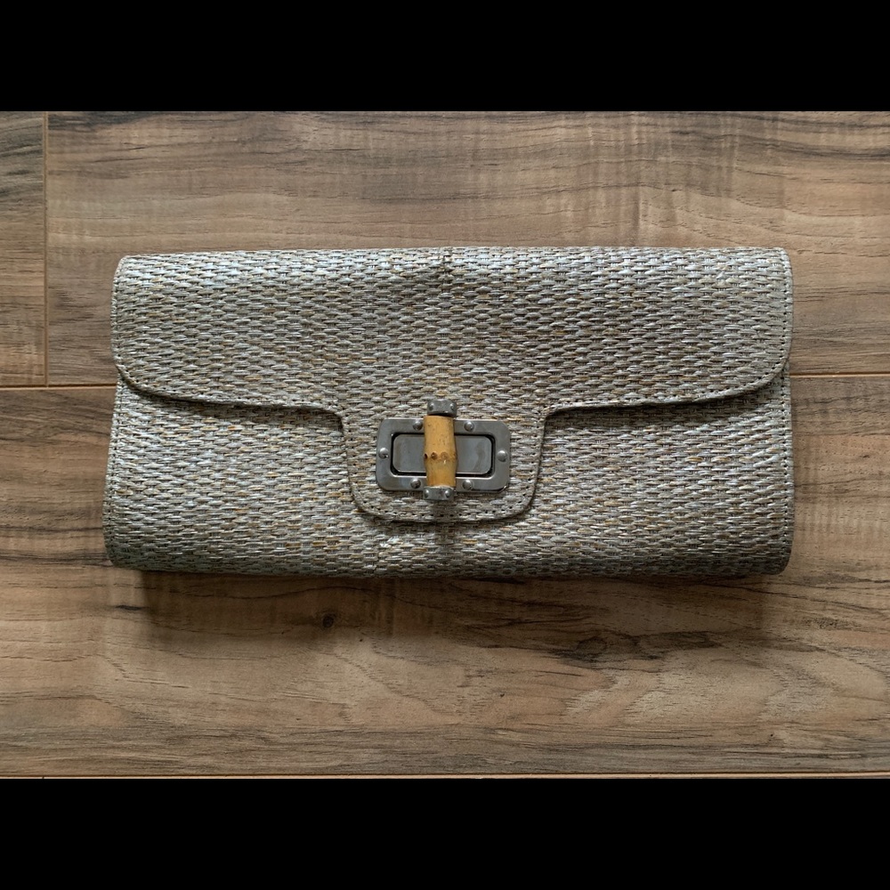 Clutch with Bamboo lock